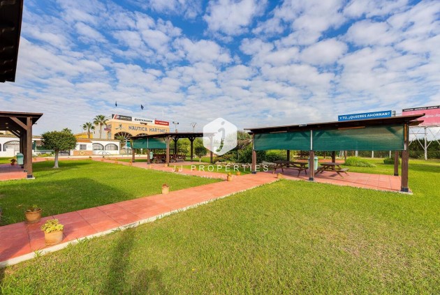 Z drugiej ręki - Bungalow -
Torrevieja - PARQUE DE LAS NACIONES