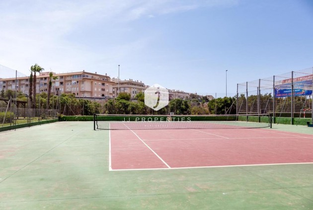 Z drugiej ręki - Bungalow -
Torrevieja - PARQUE DE LAS NACIONES