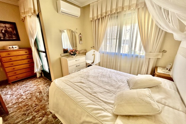 Resale - Chalet -
La Zenia - Costa Blanca