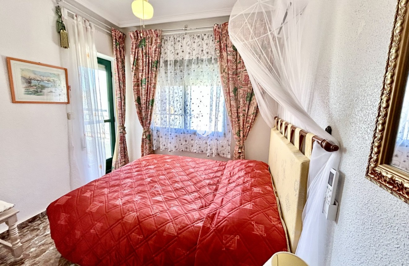 Resale - Chalet -
La Zenia - Costa Blanca