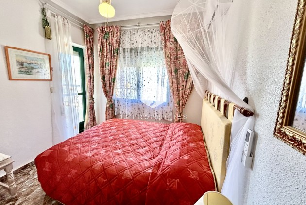 Resale - Chalet -
La Zenia - Costa Blanca
