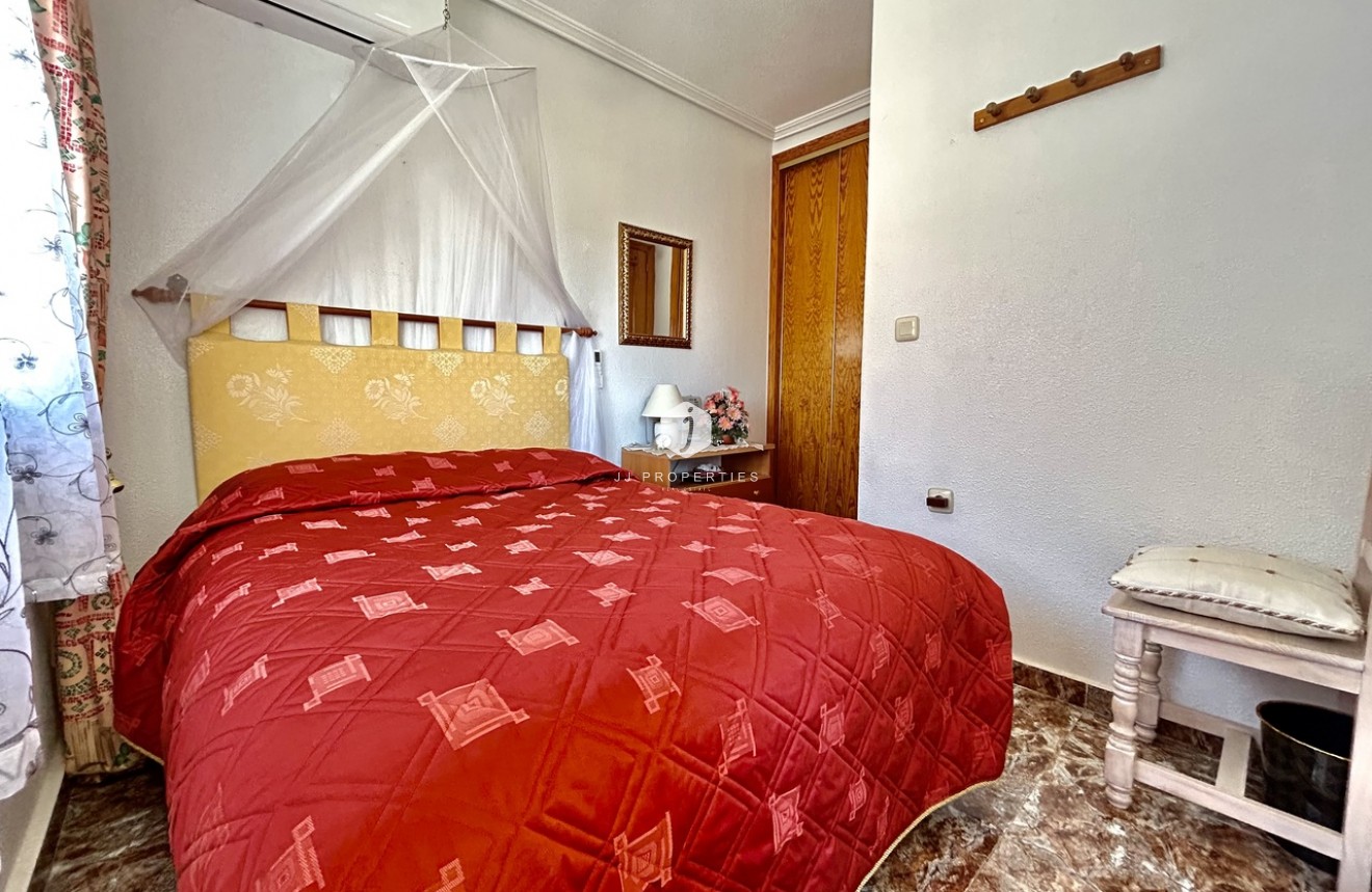 Resale - Chalet -
La Zenia - Costa Blanca