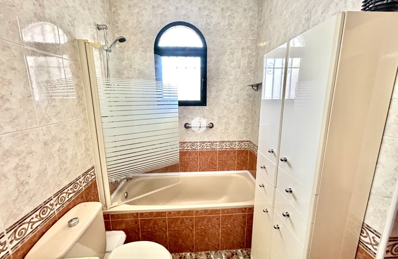 Resale - Chalet -
La Zenia - Costa Blanca