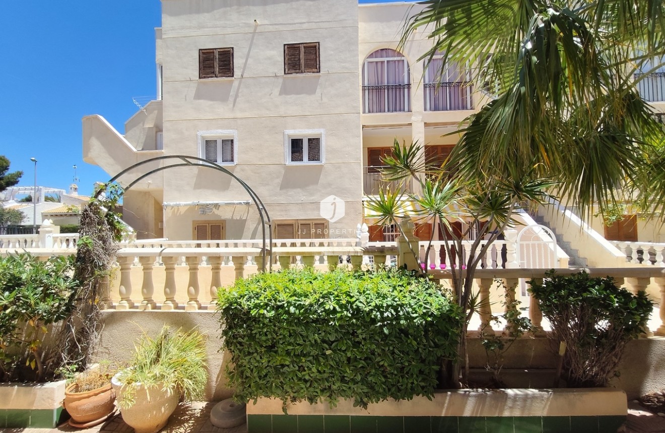 Resale - Chalet -
La Zenia - Costa Blanca