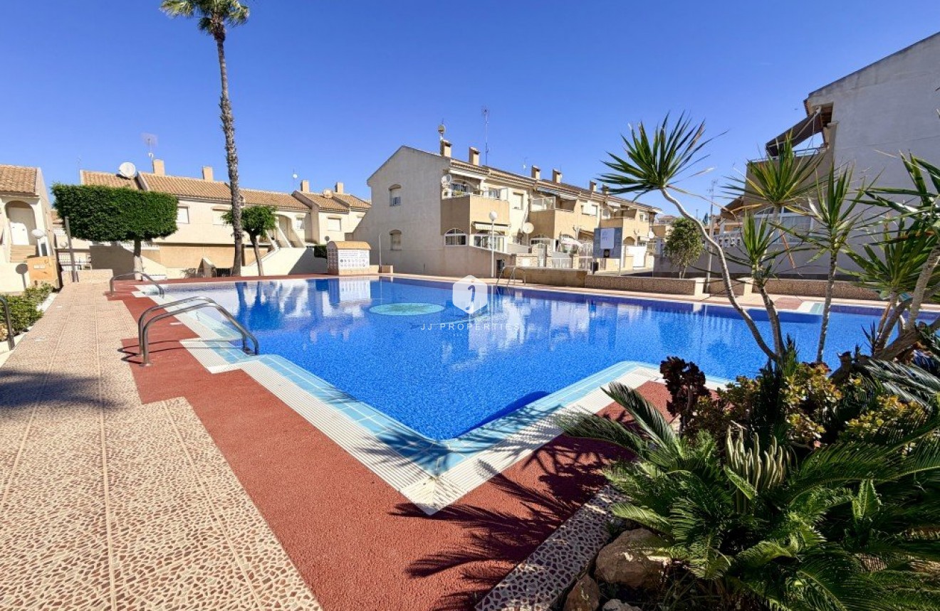 D'occasion - Chalet -
Torrevieja - Costa Blanca