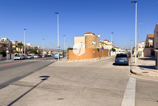 D'occasion - Chalet -
Torrevieja - Costa Blanca