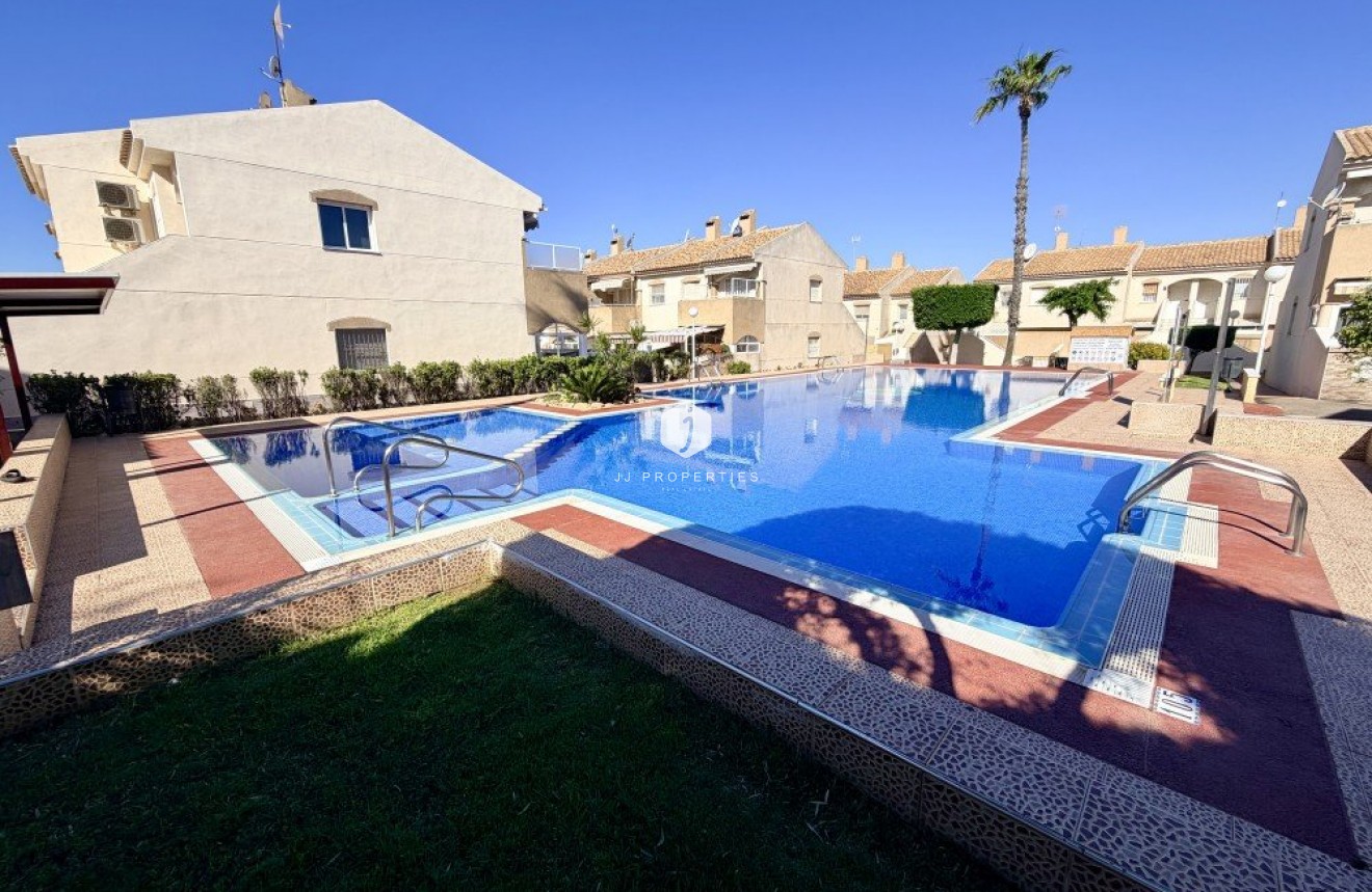 D'occasion - Chalet -
Torrevieja - Costa Blanca