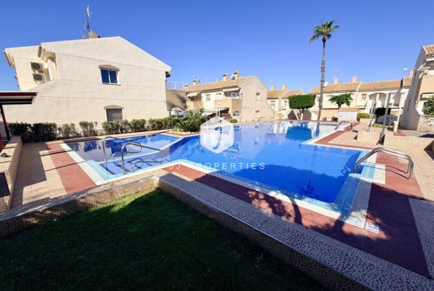 D'occasion - Chalet -
Torrevieja - Costa Blanca