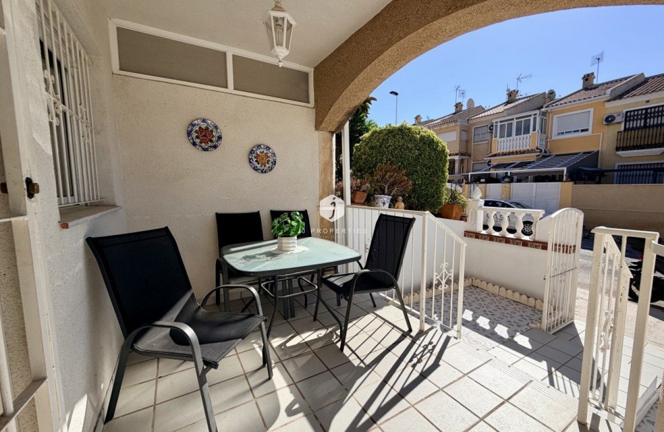 D'occasion - Chalet -
Torrevieja - Costa Blanca