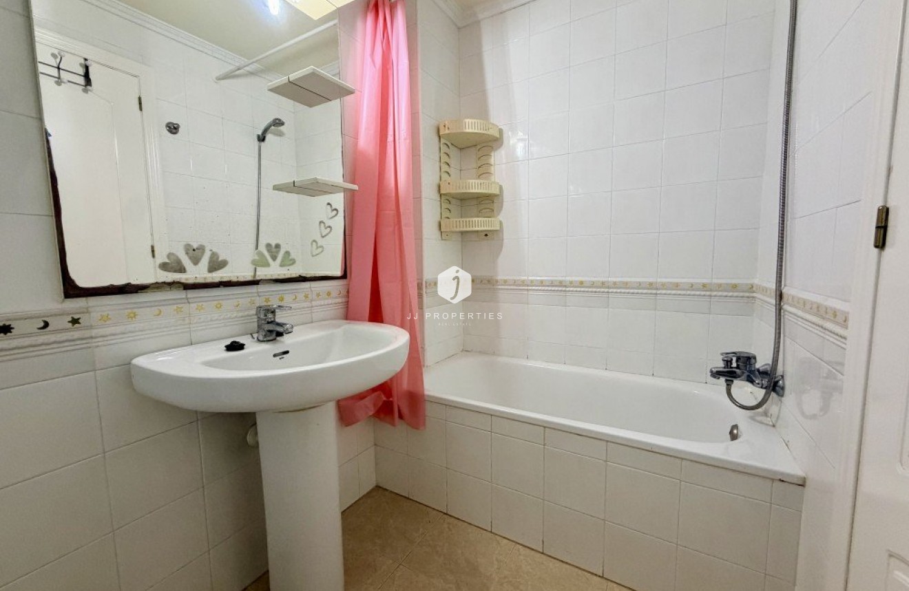 D'occasion - Chalet -
Torrevieja - Costa Blanca