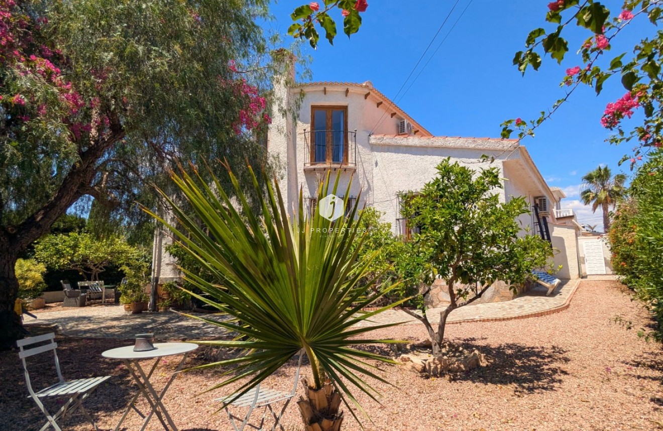 Resale - Villa -
Ciudad Quesada - Costa Blanca