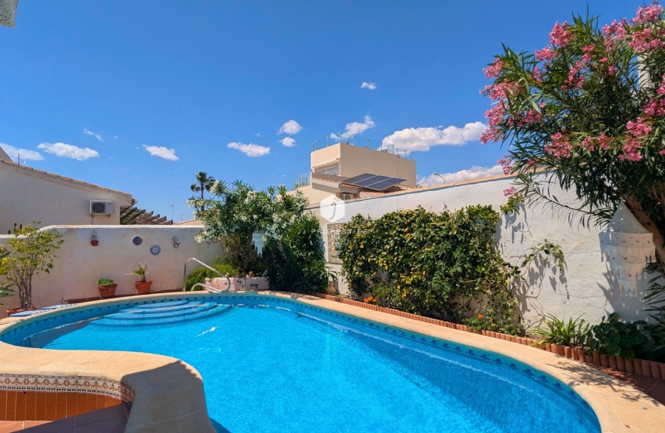 Resale - Villa -
Ciudad Quesada - Costa Blanca