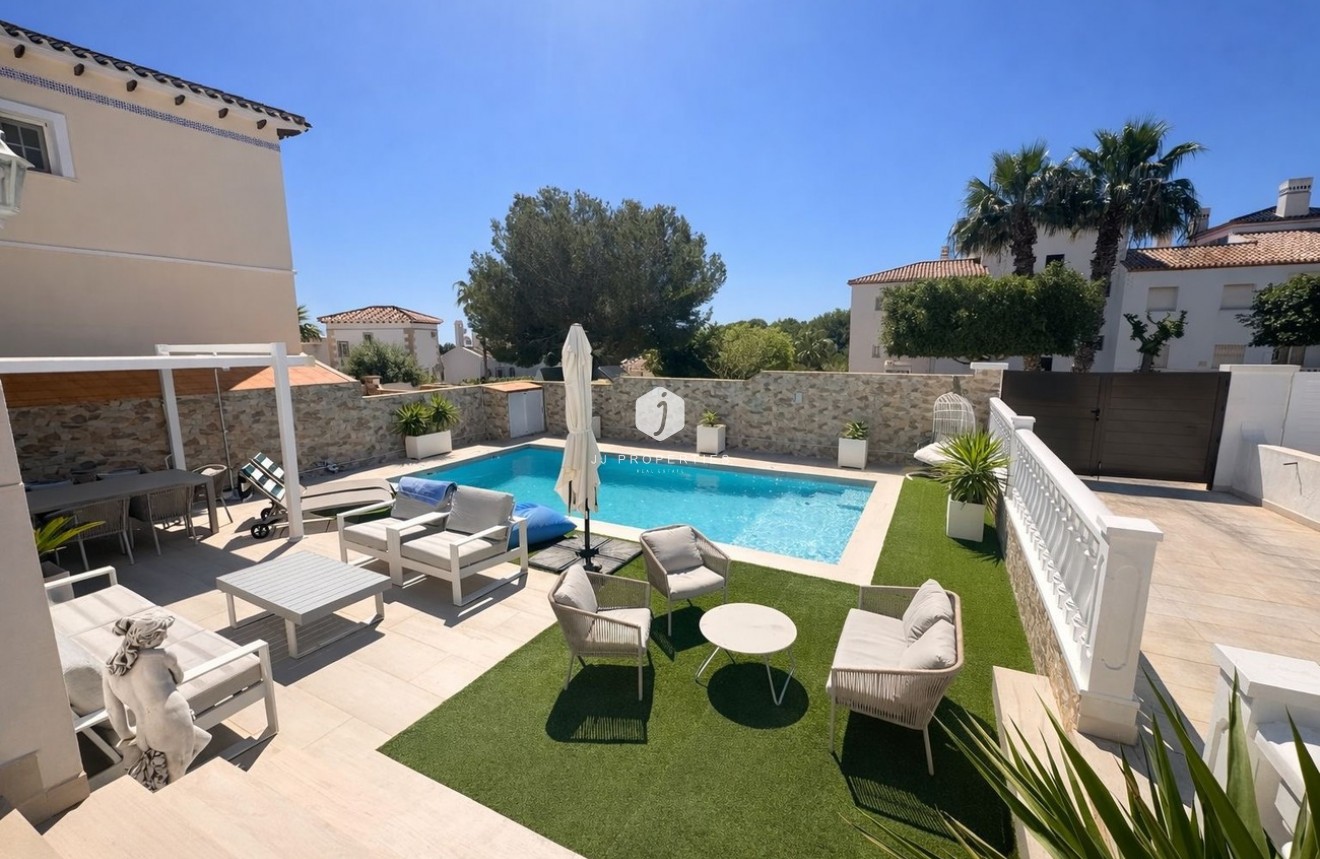 Resale - Villa -
Los Dolses - Inland