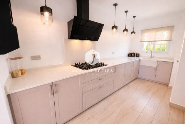 Resale - Villa -
Los Dolses - Inland