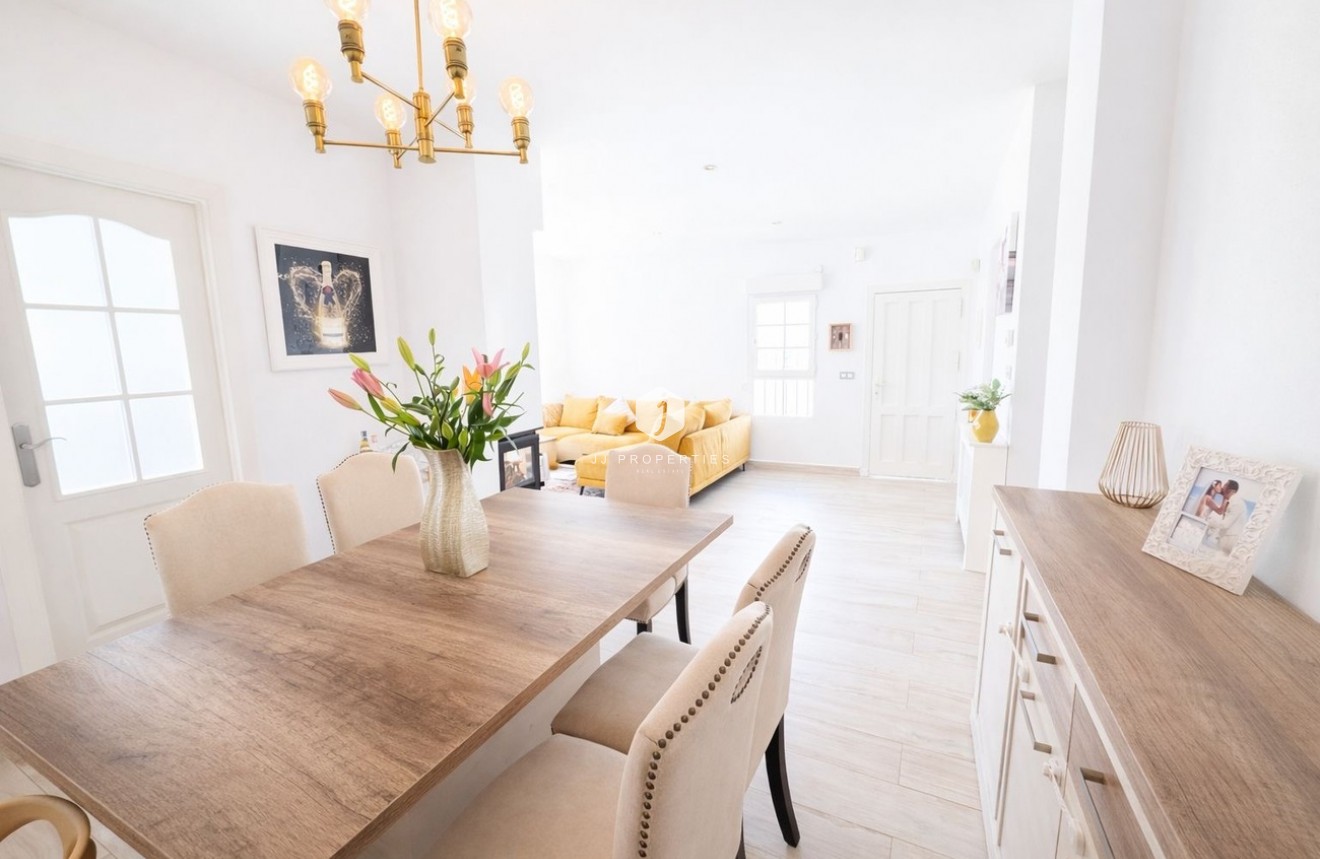 Resale - Villa -
Los Dolses - Inland