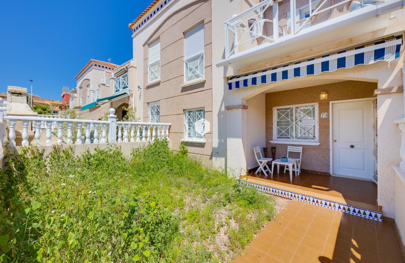 Z drugiej ręki - Bungalow -
Torrevieja - Aguas Nuevas 1