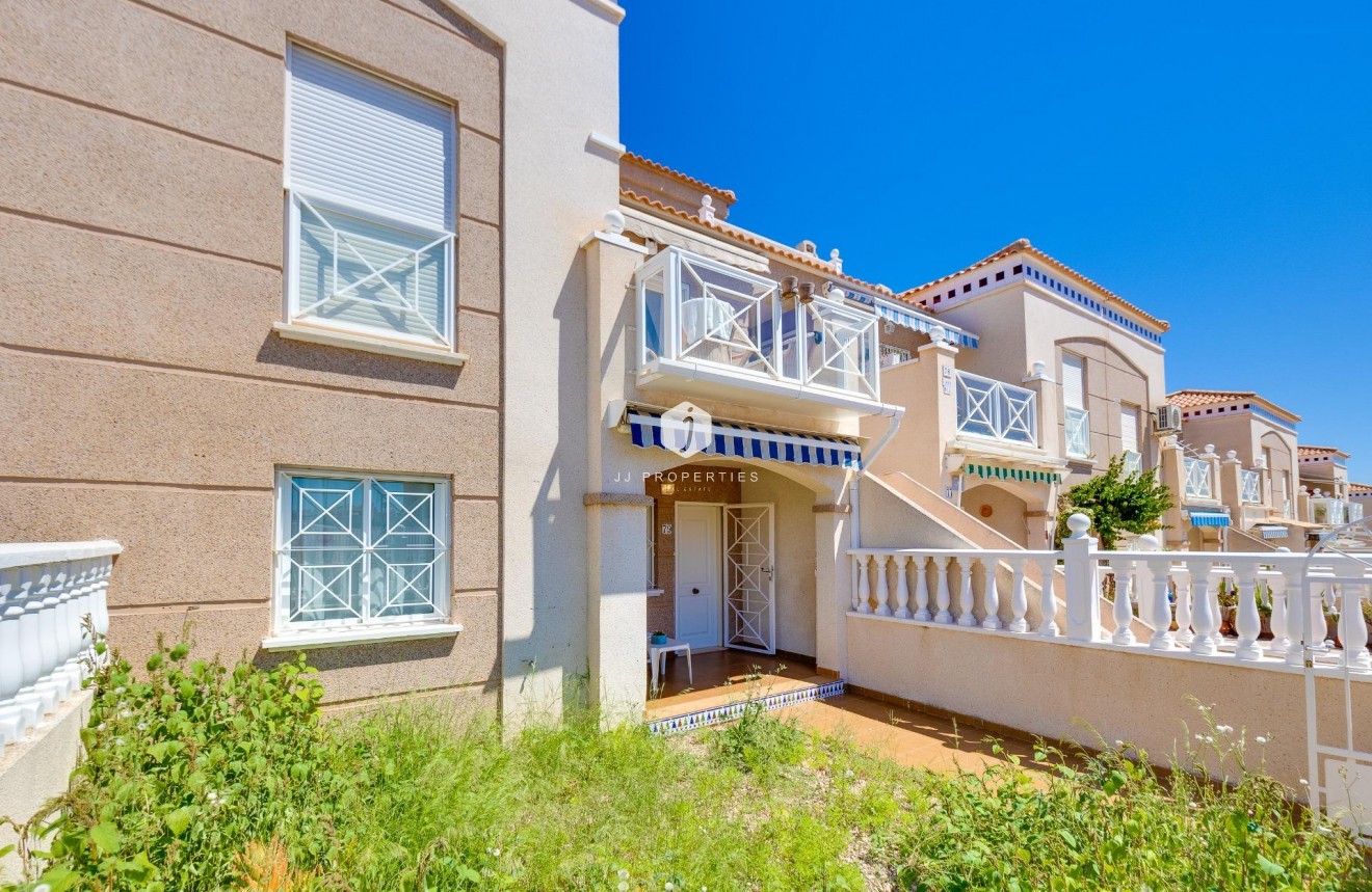 Z drugiej ręki - Bungalow -
Torrevieja - Aguas Nuevas 1