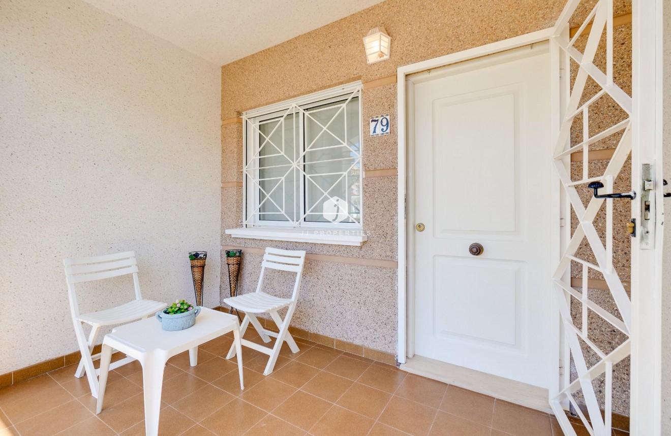 Z drugiej ręki - Bungalow -
Torrevieja - Aguas Nuevas 1