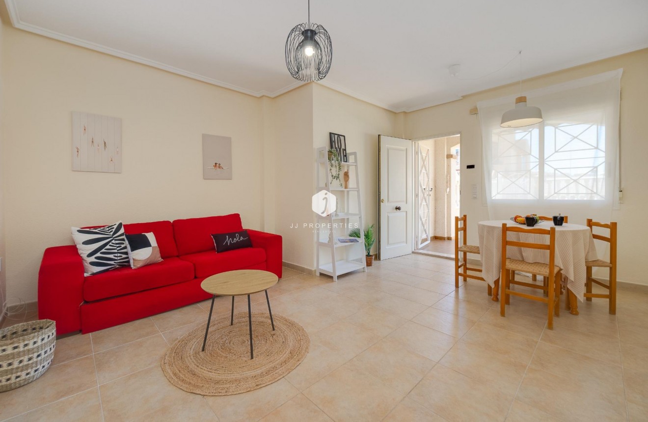 Z drugiej ręki - Bungalow -
Torrevieja - Aguas Nuevas 1