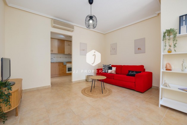 Z drugiej ręki - Bungalow -
Torrevieja - Aguas Nuevas 1