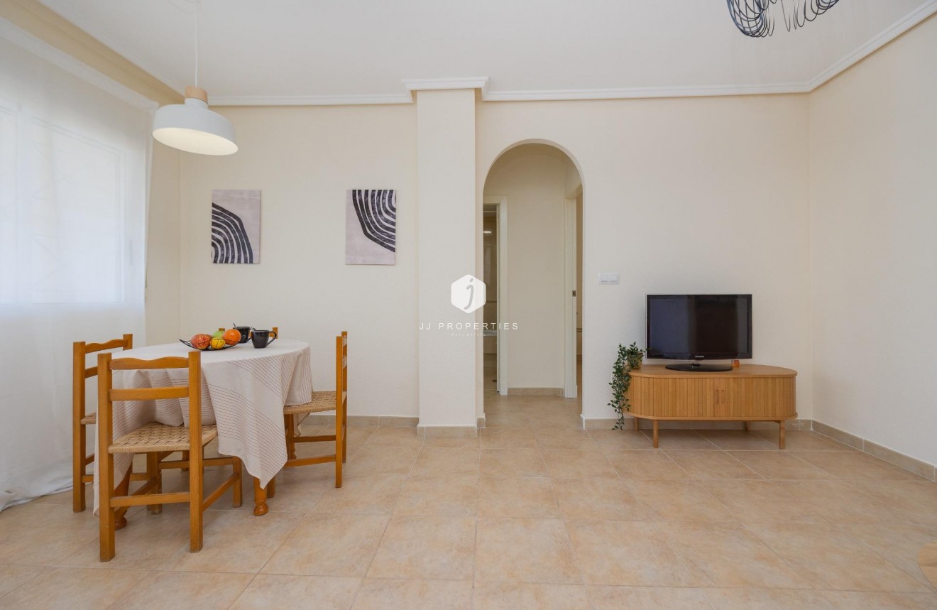 Z drugiej ręki - Bungalow -
Torrevieja - Aguas Nuevas 1