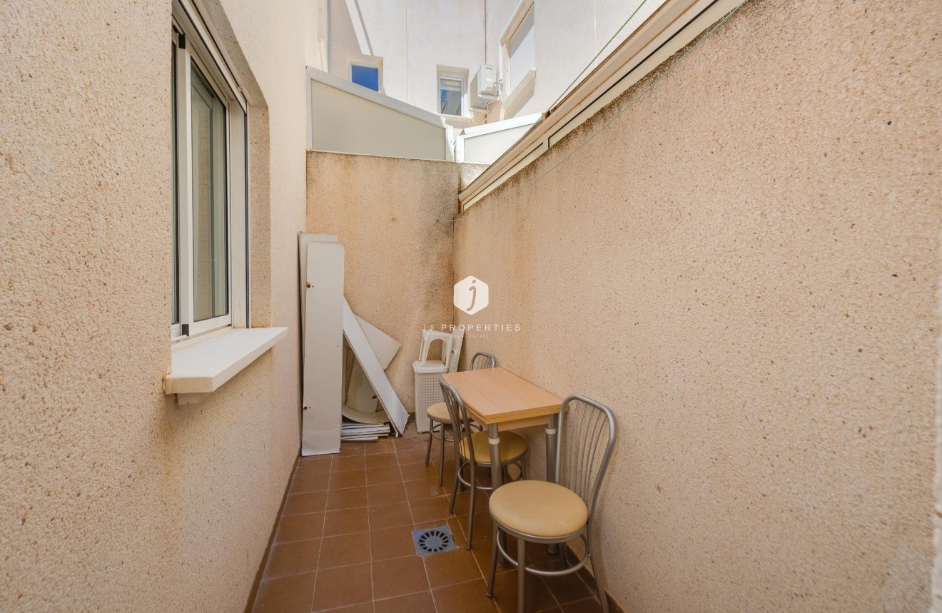 Z drugiej ręki - Bungalow -
Torrevieja - Aguas Nuevas 1