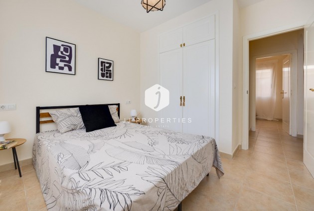 Z drugiej ręki - Bungalow -
Torrevieja - Aguas Nuevas 1