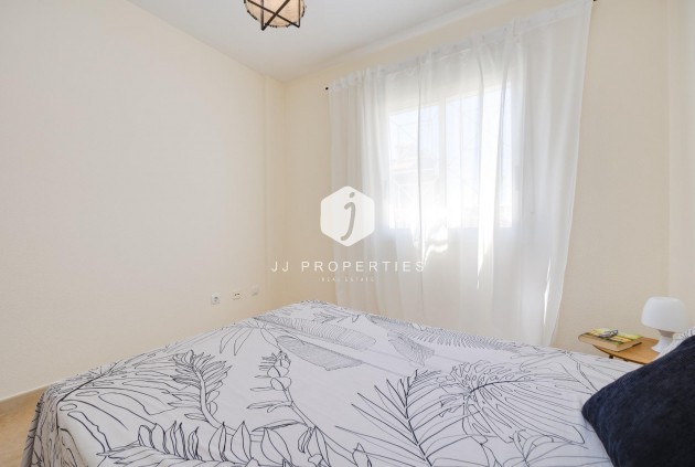 Z drugiej ręki - Bungalow -
Torrevieja - Aguas Nuevas 1