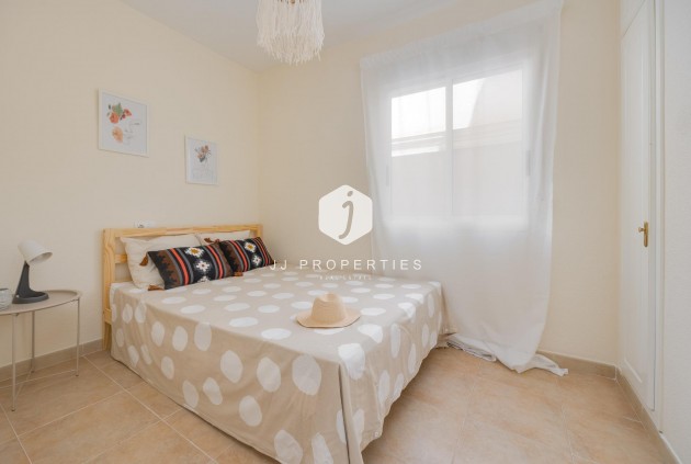 Z drugiej ręki - Bungalow -
Torrevieja - Aguas Nuevas 1