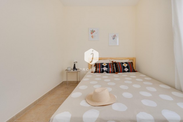 Z drugiej ręki - Bungalow -
Torrevieja - Aguas Nuevas 1