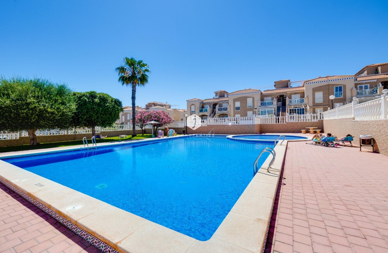 Z drugiej ręki - Bungalow -
Torrevieja - Aguas Nuevas 1