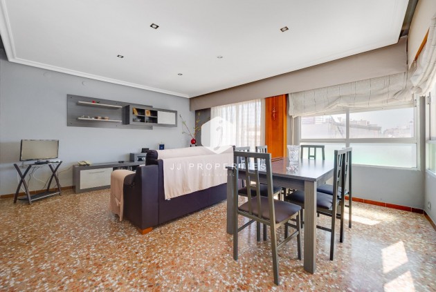 D'occasion - Appartement -
Torrevieja - Centro