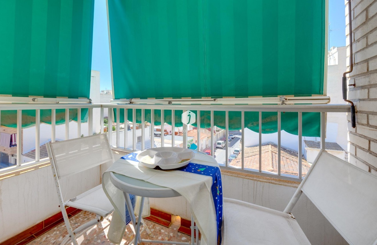 D'occasion - Appartement -
Torrevieja - Centro