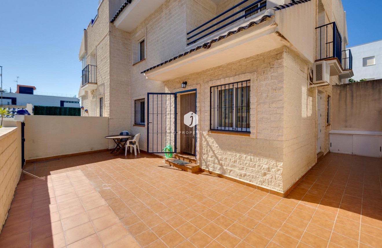 Resale - Chalet -
Torrevieja - La veleta