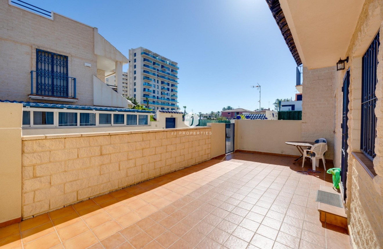Resale - Chalet -
Torrevieja - La veleta
