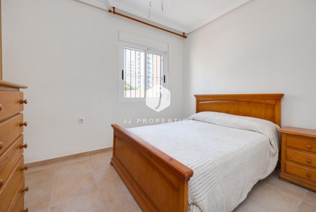 Resale - Chalet -
Torrevieja - La veleta