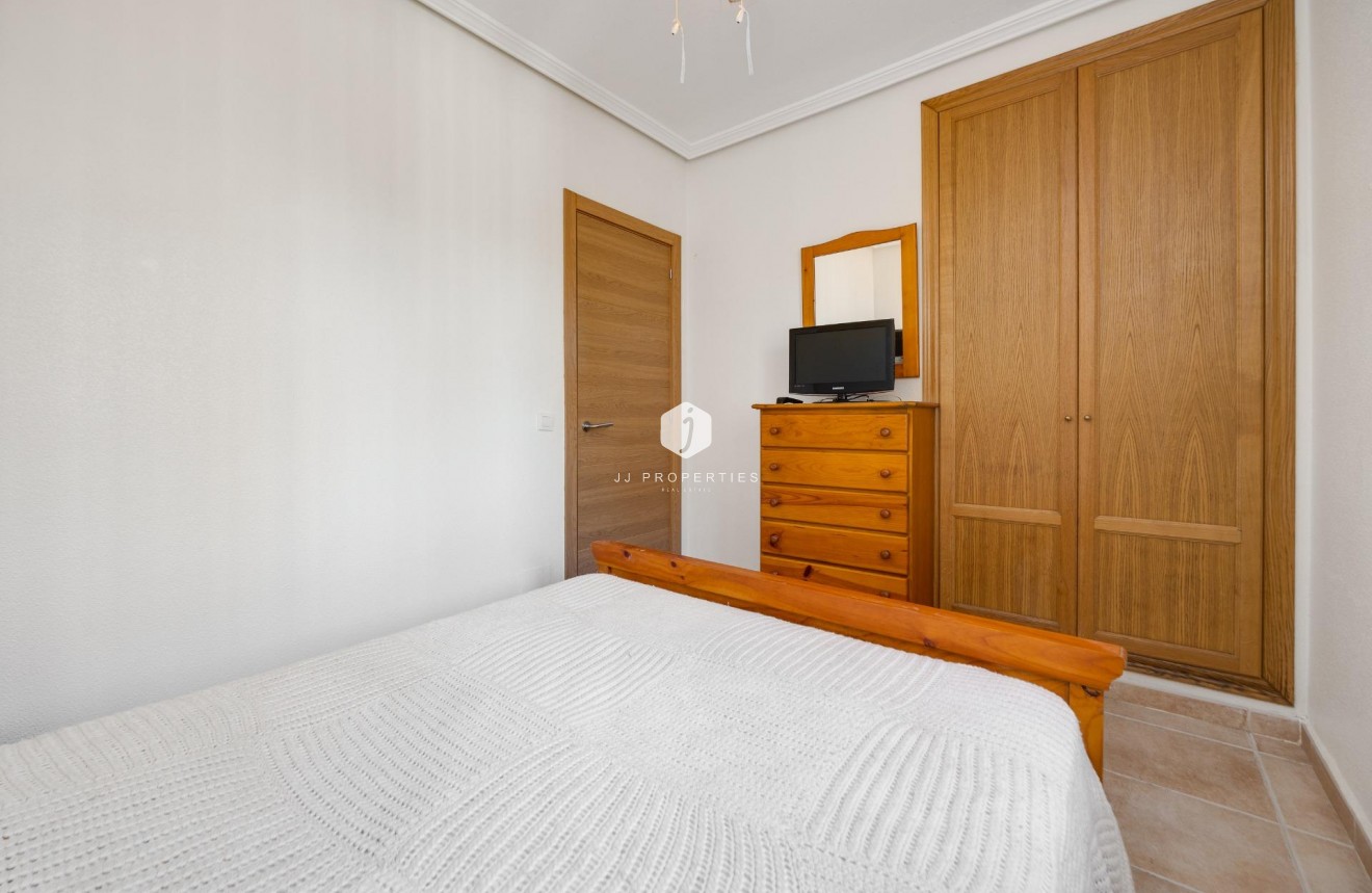 Resale - Chalet -
Torrevieja - La veleta