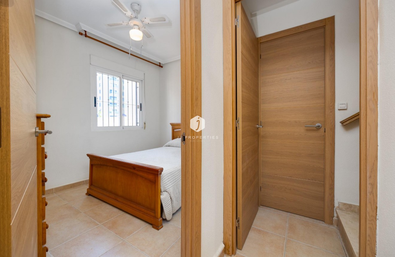Resale - Chalet -
Torrevieja - La veleta