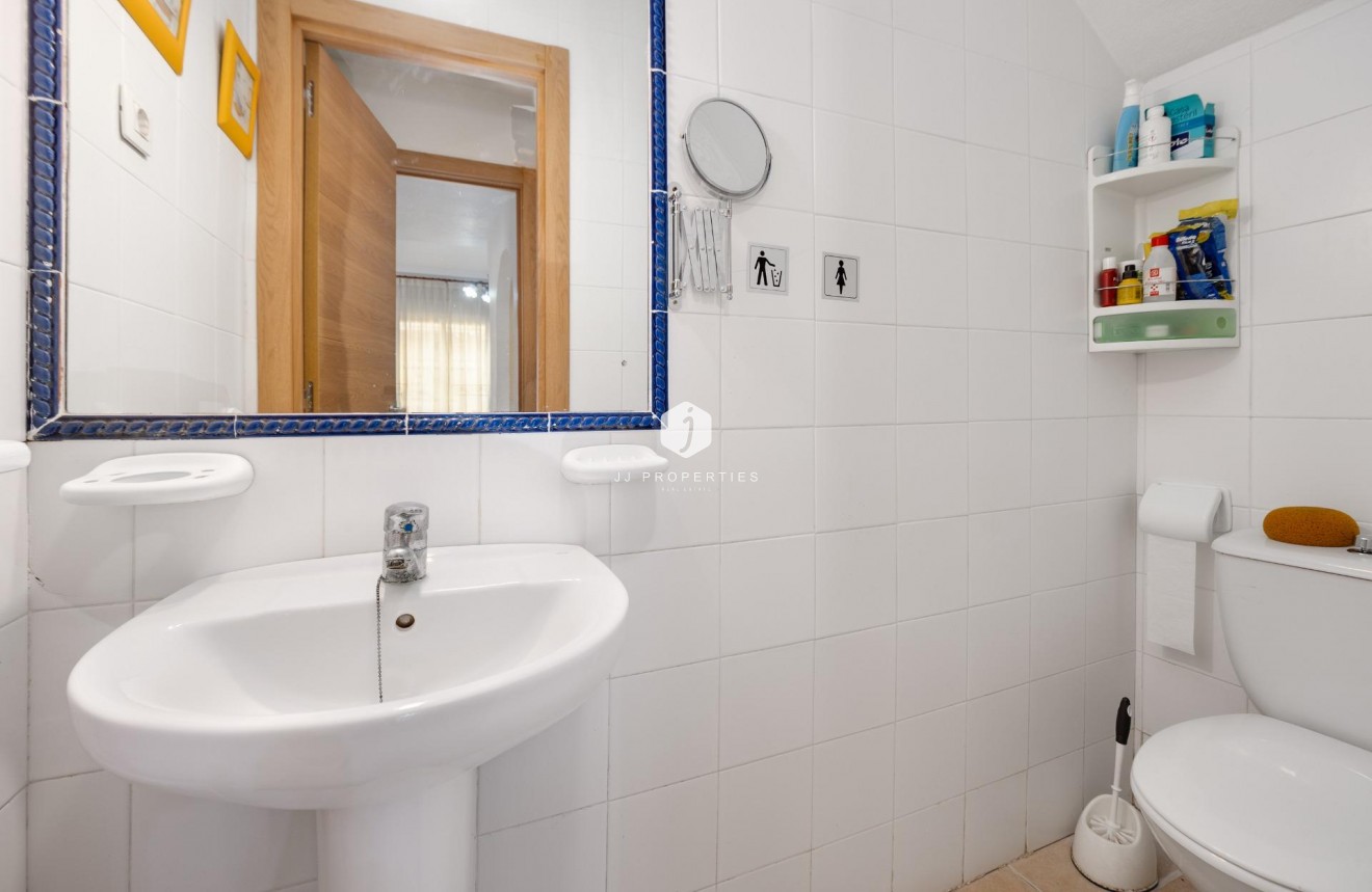 Resale - Chalet -
Torrevieja - La veleta
