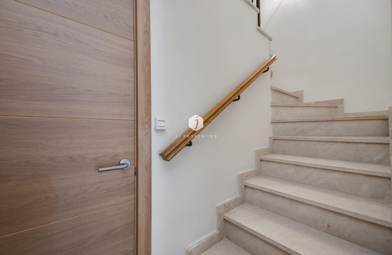 Resale - Chalet -
Torrevieja - La veleta