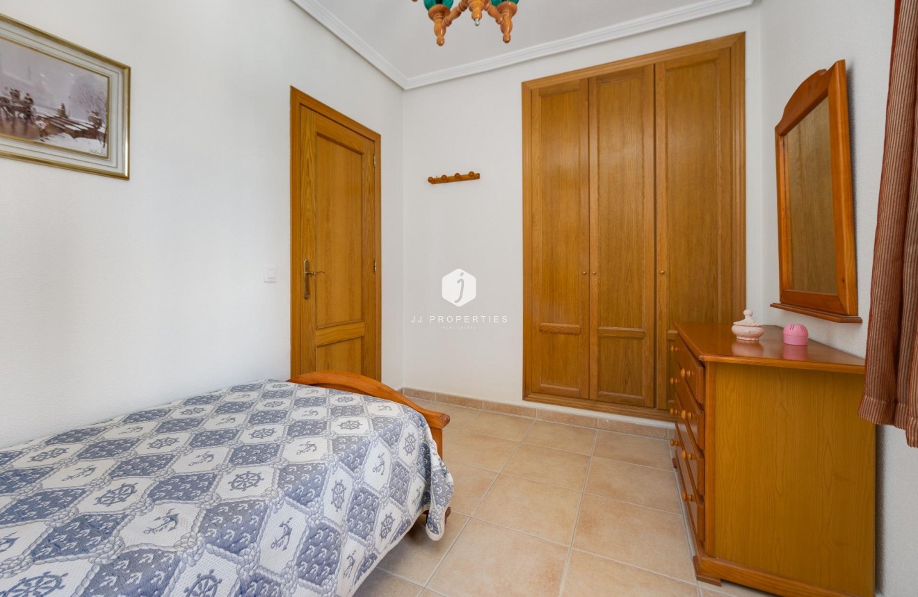 Resale - Chalet -
Torrevieja - La veleta