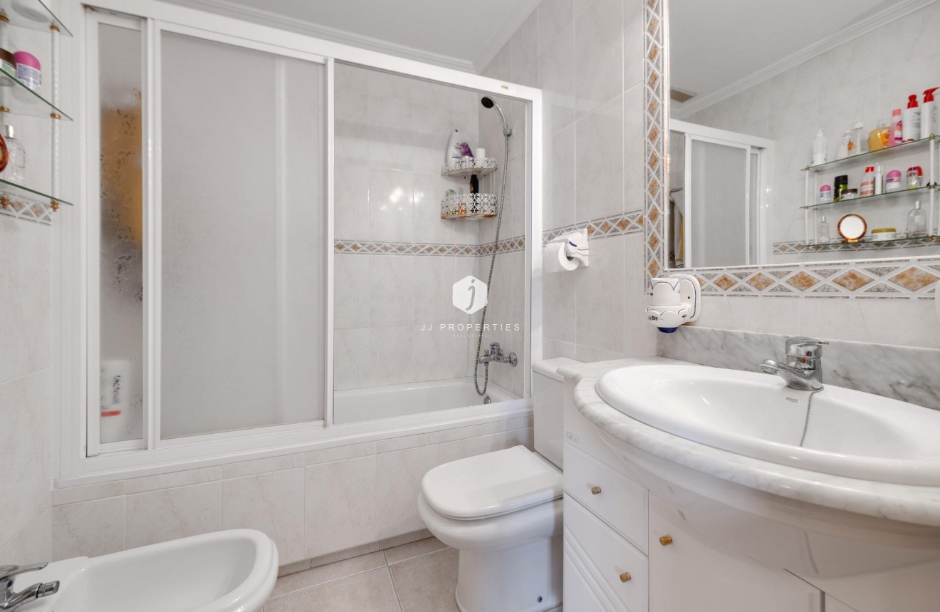 Resale - Chalet -
Torrevieja - La veleta