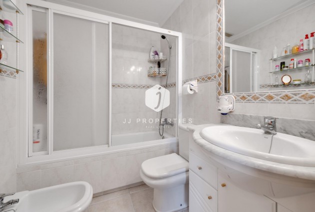 Resale - Chalet -
Torrevieja - La veleta