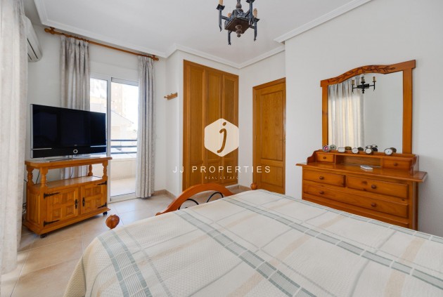 Resale - Chalet -
Torrevieja - La veleta