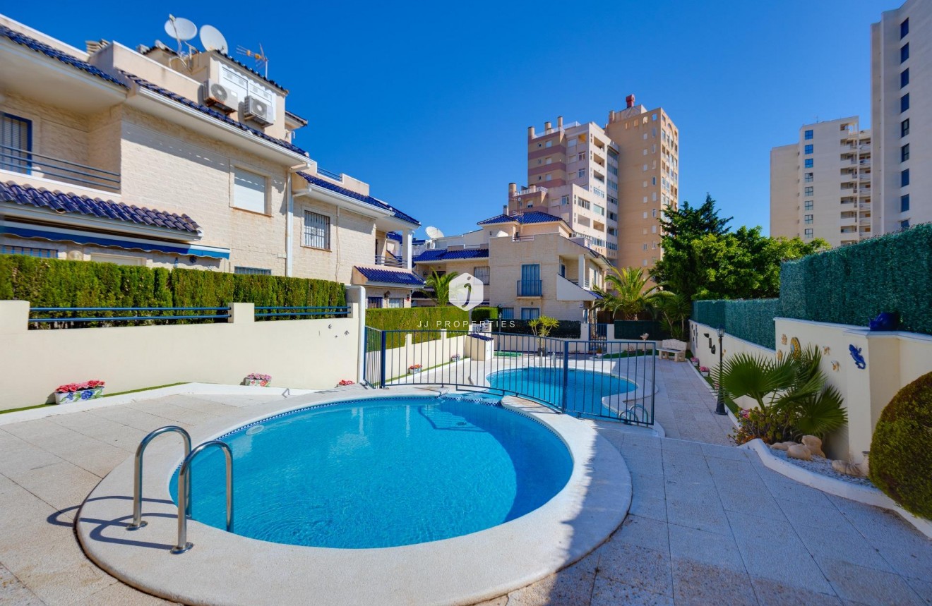 Resale - Chalet -
Torrevieja - La veleta