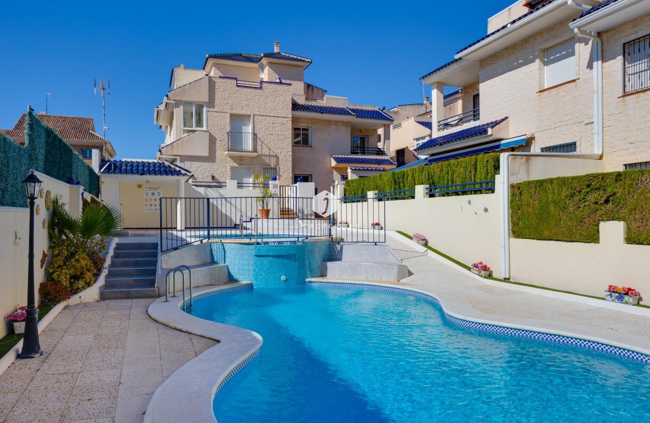 Resale - Chalet -
Torrevieja - La veleta
