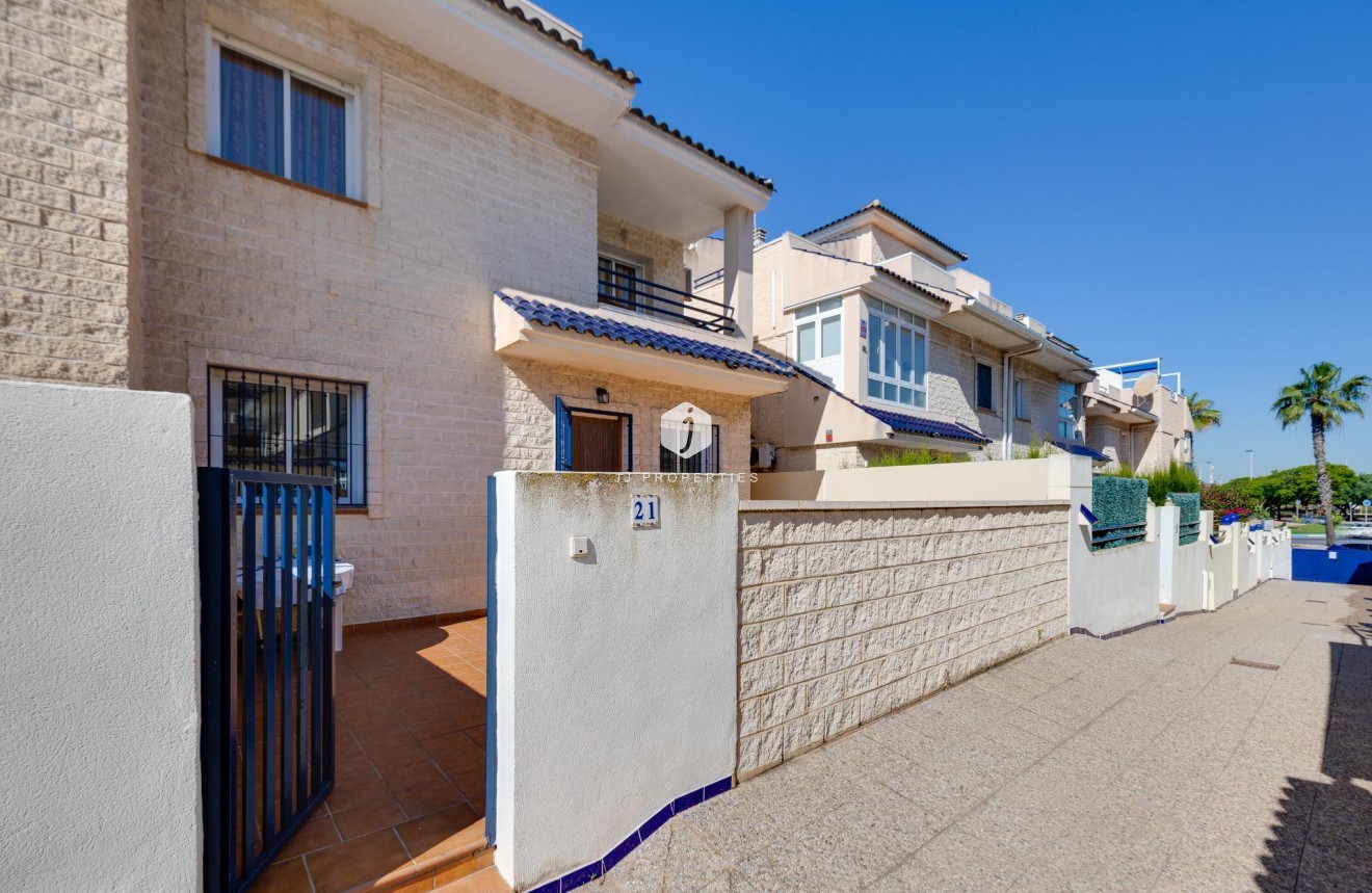 Resale - Chalet -
Torrevieja - La veleta