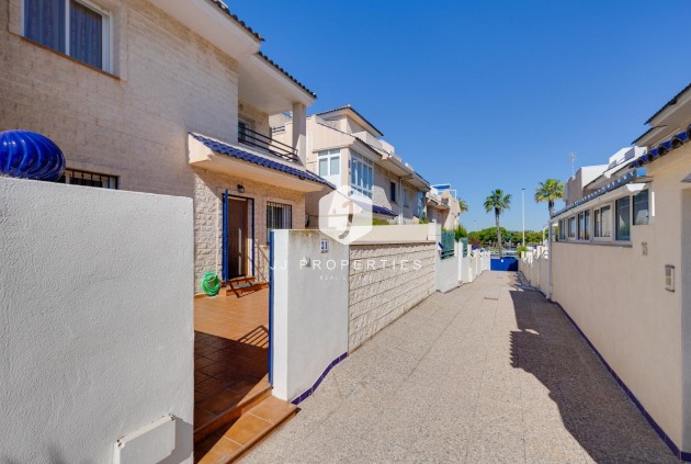 Resale - Chalet -
Torrevieja - La veleta