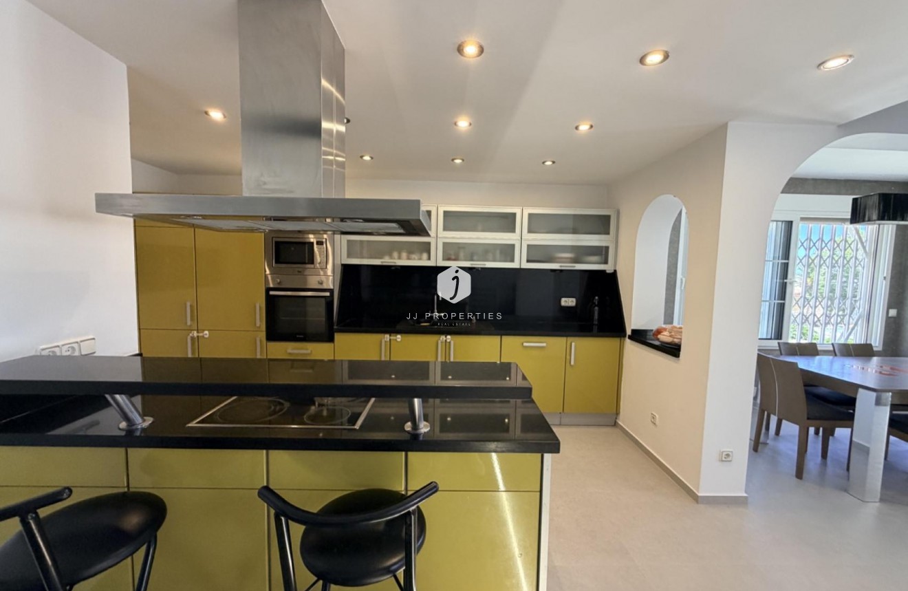 Resale - Villa -
Torrevieja - Costa Blanca