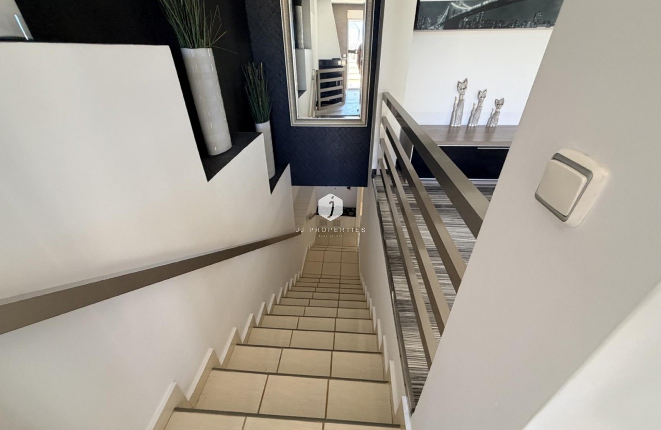Resale - Villa -
Torrevieja - Costa Blanca